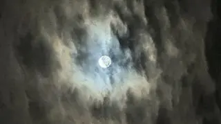 Księżyc nad Warszawą 