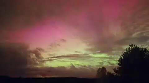 Silna burza geomagnetyczna, niebo rozświetliła zorza polarna. "Znowu!"