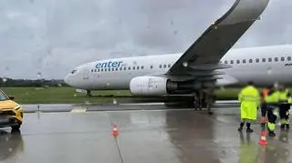 Samolot na pasie zieleni, Kraków Balice