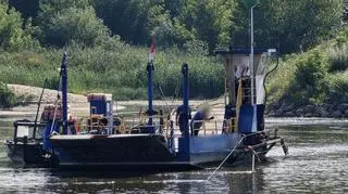 Utknął na mieliźnie. Awaria i odwołane kursy popularnego promu 