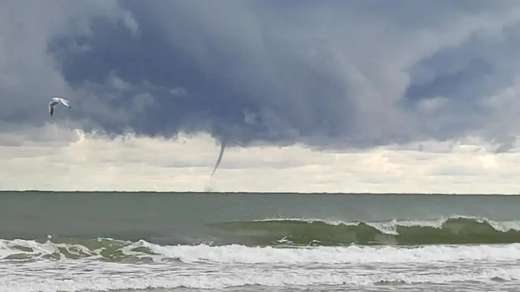 Trąba wodna, Ustka