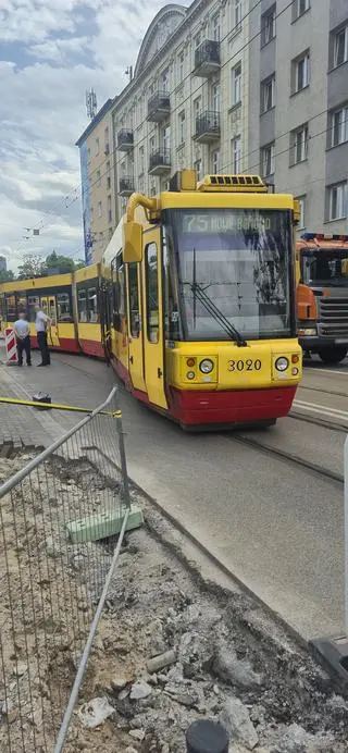 Wykolejony tramwaj, Warszawa Wola