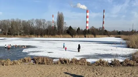 Małe dzieci na Jeziorku Czerniakowskim w Warszawie