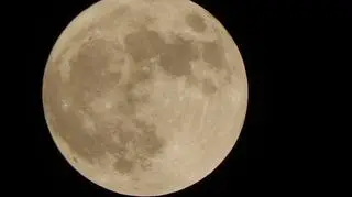 Piękna Pełnia Różowego Księżyca nad Ustką