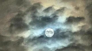 Księżyc nad Warszawą 