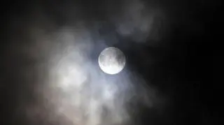 Ostatnia Pełnia w 2025 roku tylko zza chmur