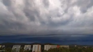 Burzowe chmury nad Gdańskiem