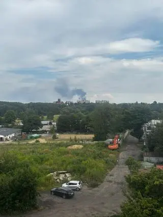 Pożar hali w Siemianowicach Śląskich, widok z Rudy Śląskiej 