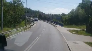 Niebezpieczna sytuacja na drodze w Kolbudach (woj. pomorskie)