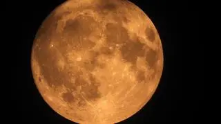 Pełnia Koźlego Księżyca prawie bez chmur, Ornontowice (Śląskie)
