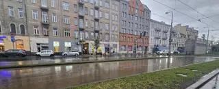 Zalane torowisko na ulicy Targowej