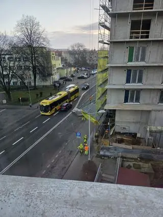 Element konstrukcyjny spadł z budowy, Katowice