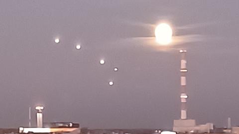 Świecące obiekty na niebie koło Zielonki, 6.11