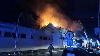 Pożar hotelu w Nowym Brzesku (Małopolskie)