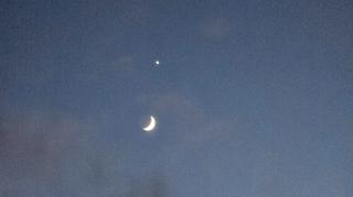 Malownicza koniunkcja zalśni na niebie. Kiedy jej wypatrywać?