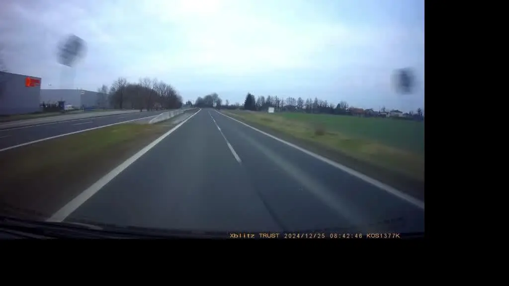 Pod prąd drogą dwupasmową, Tychy