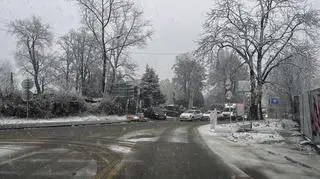 Śnieg pada w Bielsku-Białej