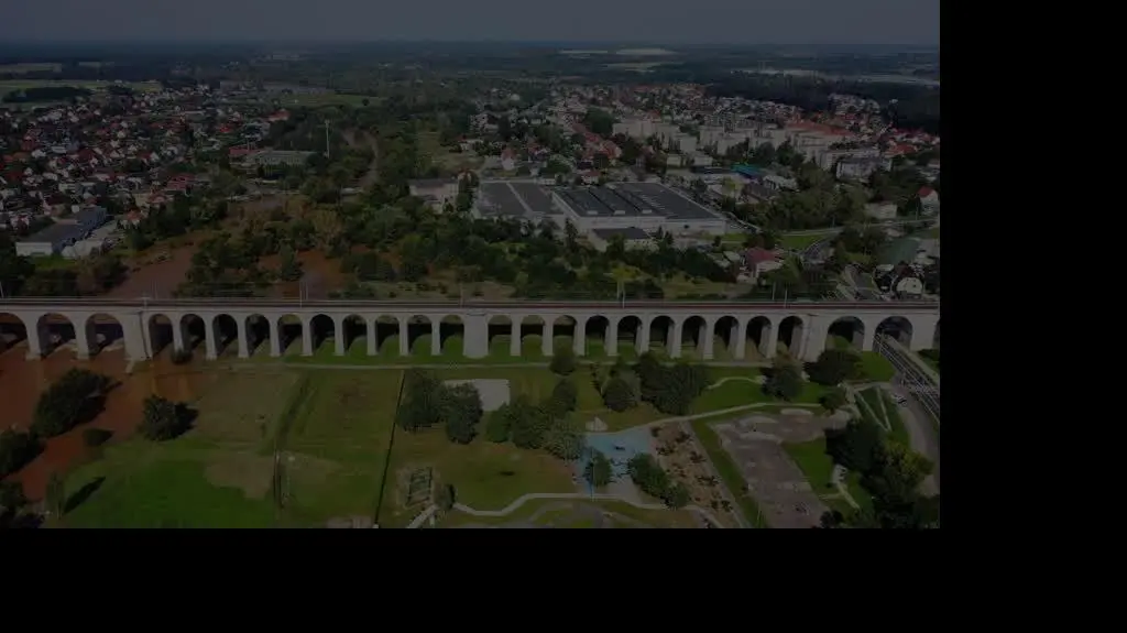 b7e75e19-9fba-48ea-9953-c4f7727bd2ec_dron