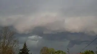 Wał burzowy nad jeziorem Pluszne