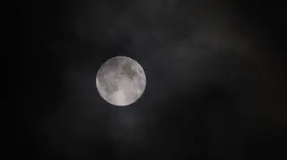 Ostatnia Pełnia w 2025 roku tylko zza chmur