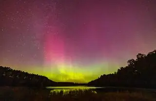 Zorza polarna sfotografowana w październiku 2024 roku, Chojnice (Woj. Pomorskie)