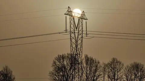 Pył saharyjski i smog. W poniedziałek trudno jest oddychać, wysłano alert RCB