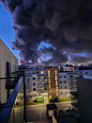 Pożar w centrum handlowym przy ulicy Marywilskiej na warszawskiej Białołęce