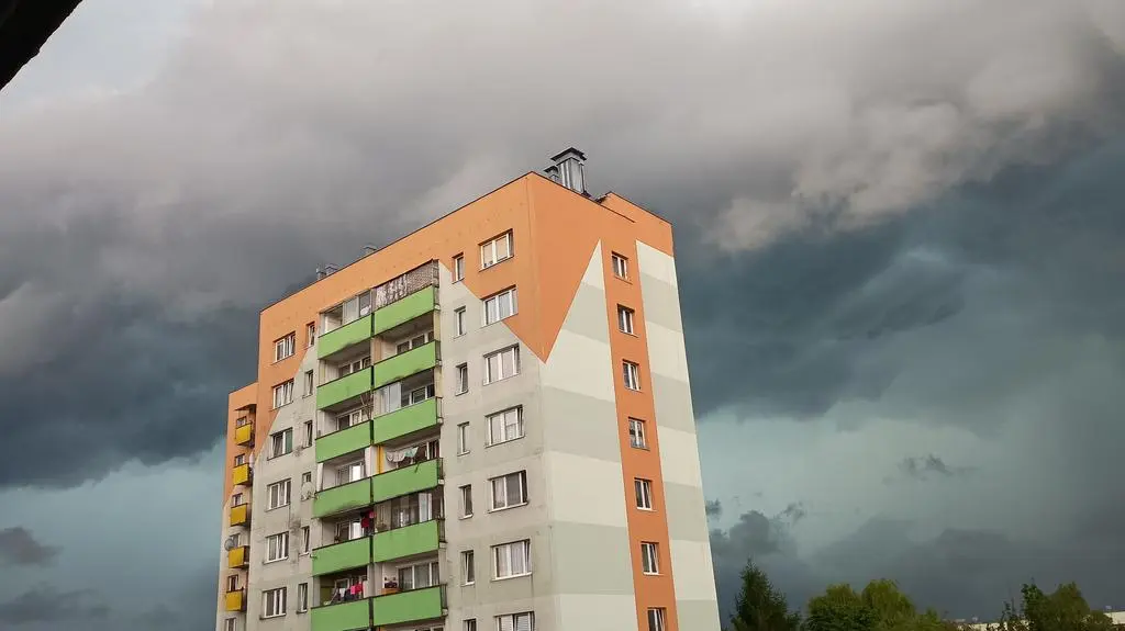 Chmury burzowe nad Krakowem