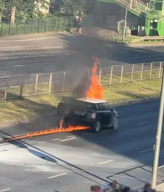 Auto zapaliło się na Powsińskiej