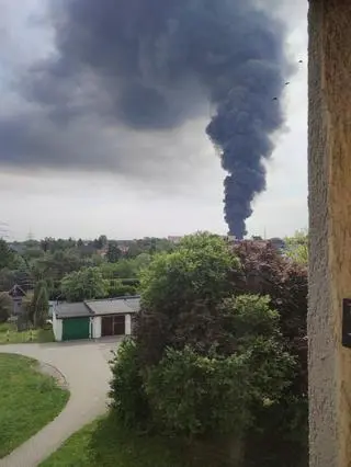 Kłęby czarnego dymu nad Śląskiem