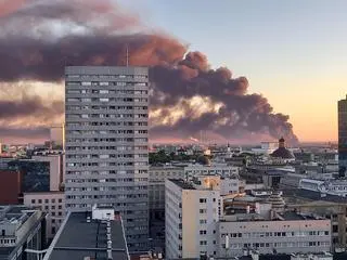 Pożar w centrum handlowym przy ulicy Marywilskiej na warszawskiej Białołęce 