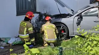 Samochód wjechał w pieszych i w budynek. Gdańsk