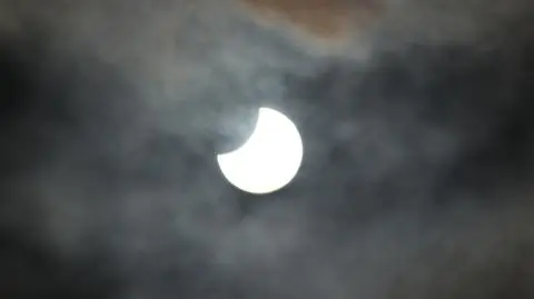 Zaćmienie Słońca. Te rzeczy zupełnie nie nadają się do jego obserwacji