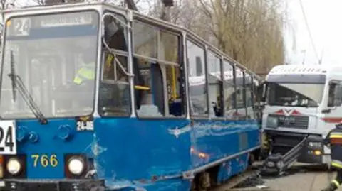 Cysterna wjechała w tramwaj