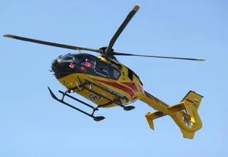 Mężczyzna porażony prądem. W akcji śmigłowiec LPR