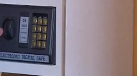 10-latek ukradł z sejfu 12 tys. zł. Powiedział, że "zarobił na budowie"