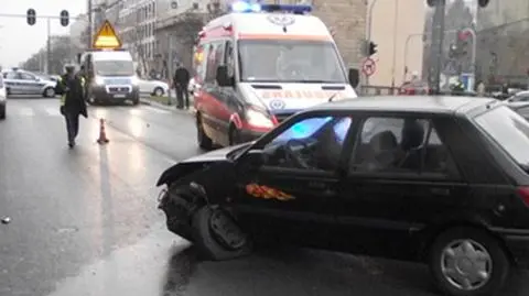 "Przebiegała na czerwonym"