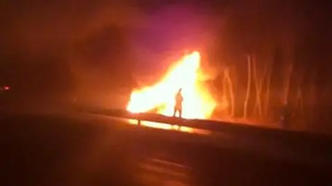 Samochód stanął w ogniu