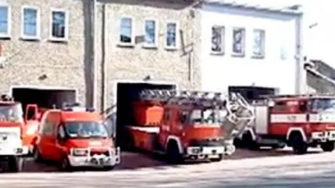 Strażacy oddawali hołd