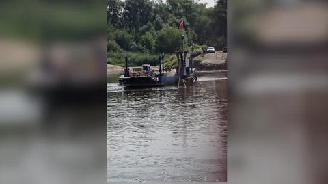 Prom w Gassach utknął na mieliźnie na Wiśle