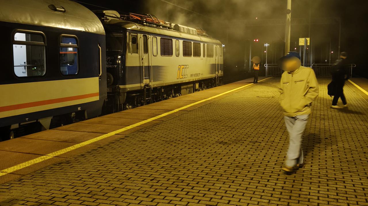 Pożar lokomotywy. Ewakuowano niemal tysiąc pasażerów