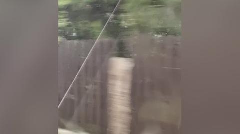Rzeka Nysa Szalona wylewa w Wierzchosławicach (Dolnośląskie)
