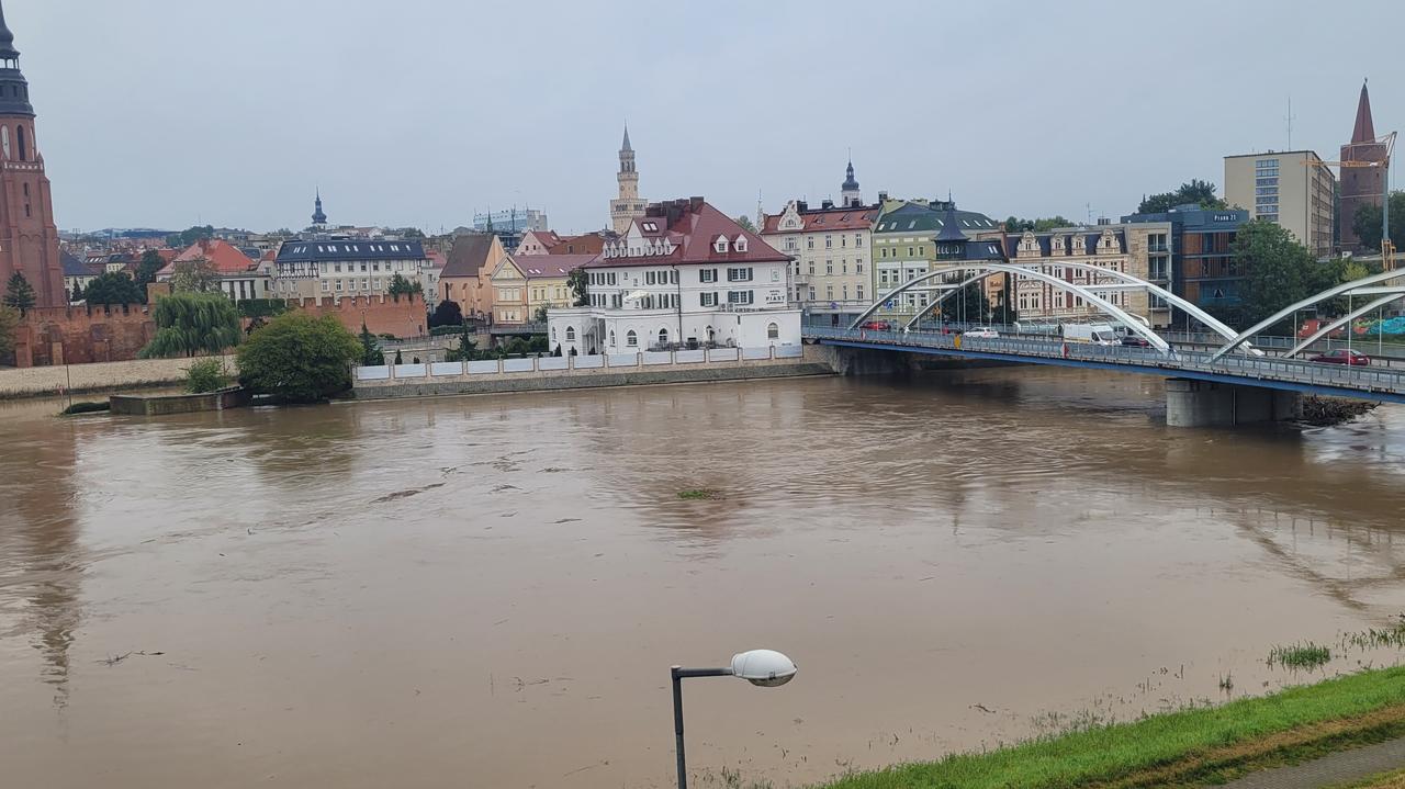 Stan Odry przekroczył sześć metrów. Prezydent Opola ogłosił alarm przeciwpowodziowy