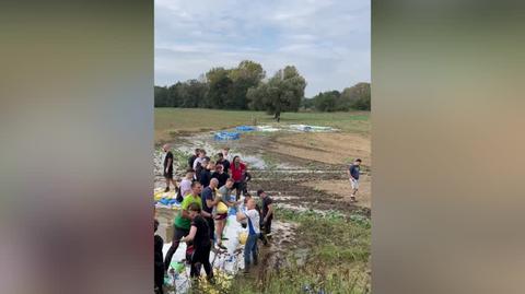 Łatanie Grobli Łaniewskiej we Wrocławiu