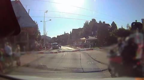Niebezpieczne zachowanie na przejeździe kolejowym, Ustroń 