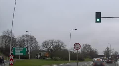 Jechał pod prąd Wisłostradą