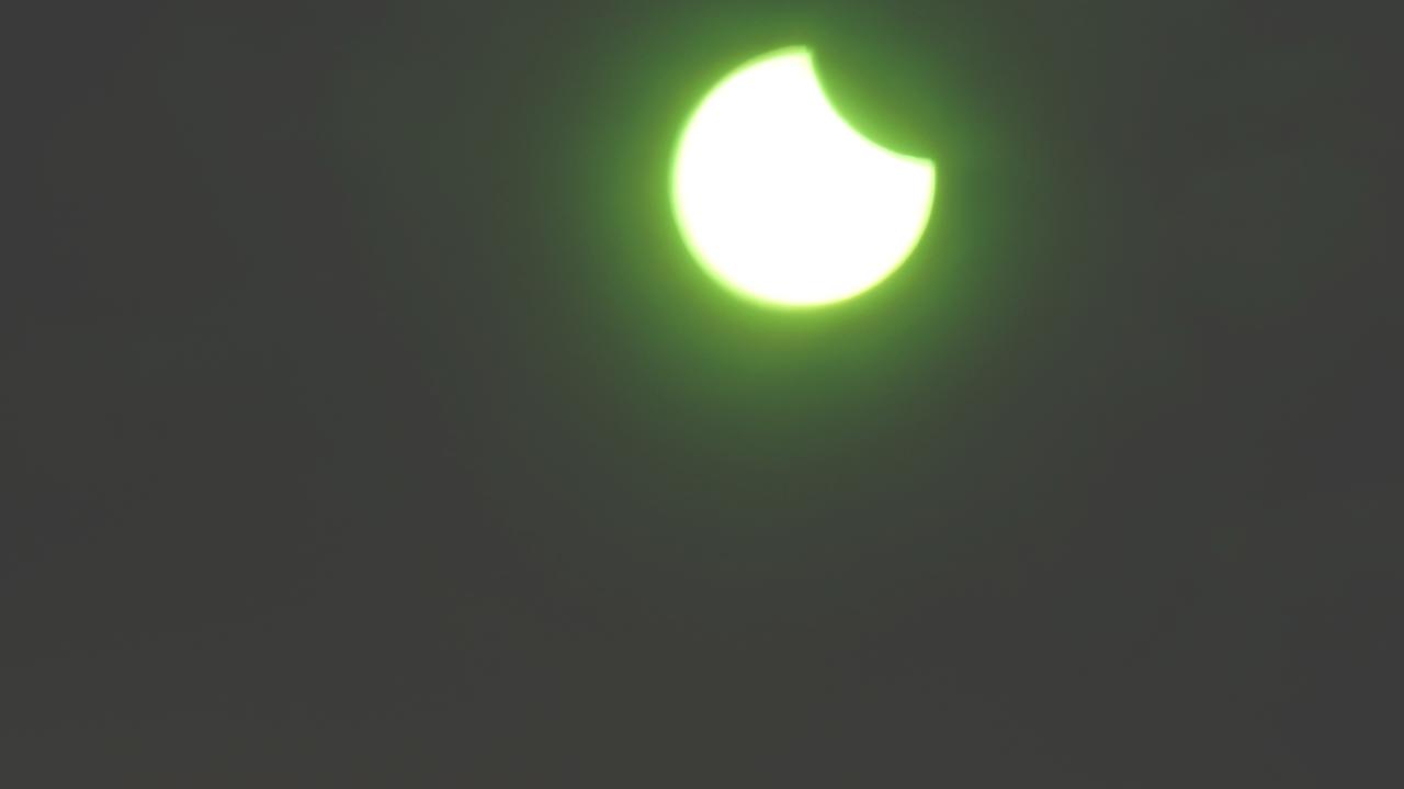 Częściowe zaćmienie Słońca. Tak wyglądało w Polsce i na świecie