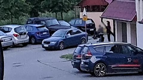 Ciągnął krzesło obrotowe z pasażerem