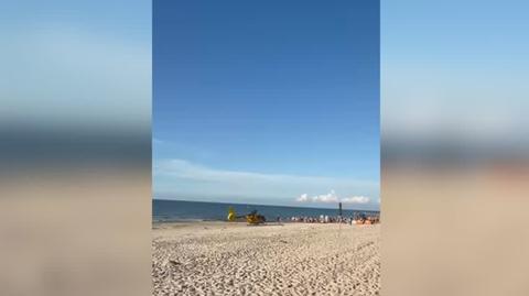 Akcja Lotniczego Pogotowia Ratunkowego na plaży w Sarbinowie