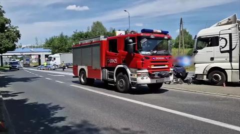 Śmiertelny wypadek samochodu osobowego i ciężarowego w Sosnowcu - WIDEO